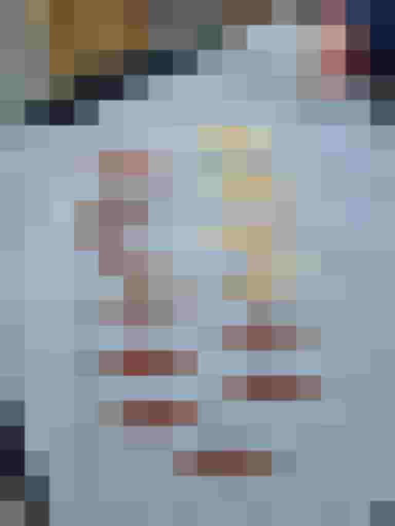 Bronze- und Goldabzeichen der Feuerwehrjugend Maishofen auf weißem Tuch vor der Verleihung