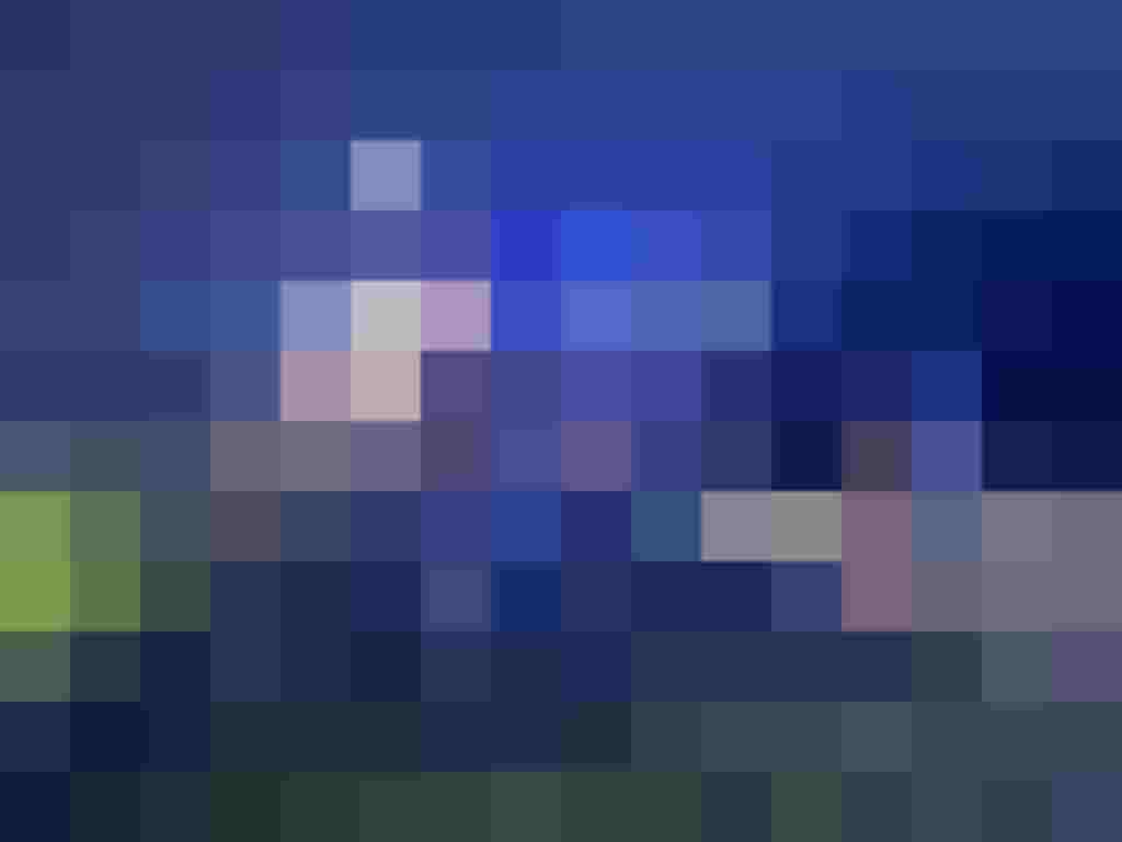 Feuerwehr Maishofen bei nächtlichem Rettungseinsatz mit Einsatzfahrzeug und Team am Straßenrand